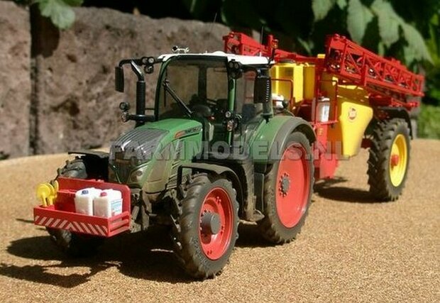 12x Adblue stickers, perfect geschikt voor o.a. de Farmmodels vaten Pr&eacute;-Cut Decals 1:32 Farmmodels.nl