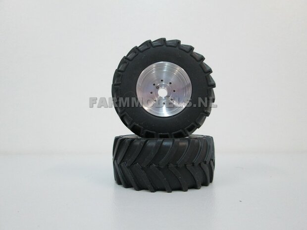 &Oslash; 61 x 25 mm: CASE IH 1455 &amp; IH WIKING: 2x Brede Banden + ALUMINIUM velgen BLANK geleverd 1:32 Farmmodels Custom Line Series 