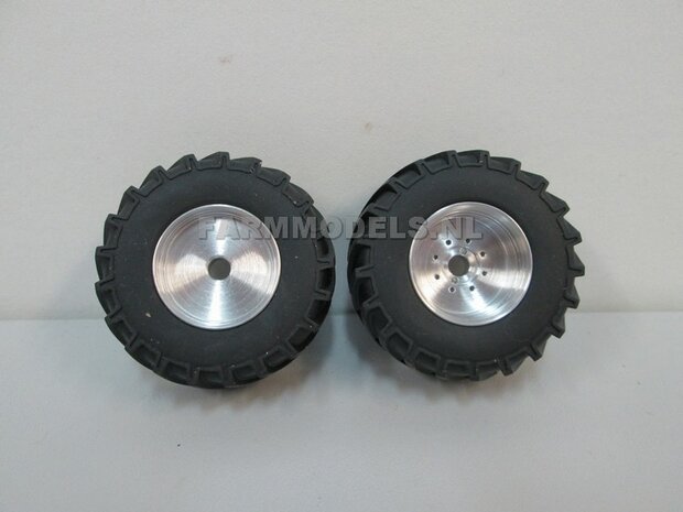 &Oslash; 61 x 25 mm: CASE IH 1455 &amp; IH WIKING: 2x Brede Banden + ALUMINIUM velgen BLANK geleverd 1:32 Farmmodels Custom Line Series 