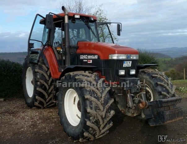 NEW HOLLAND G240 FIATAGRI type logo stickers voor ROS model Pr&eacute;-Cut Decals 1:32 Farmmodels.nl 