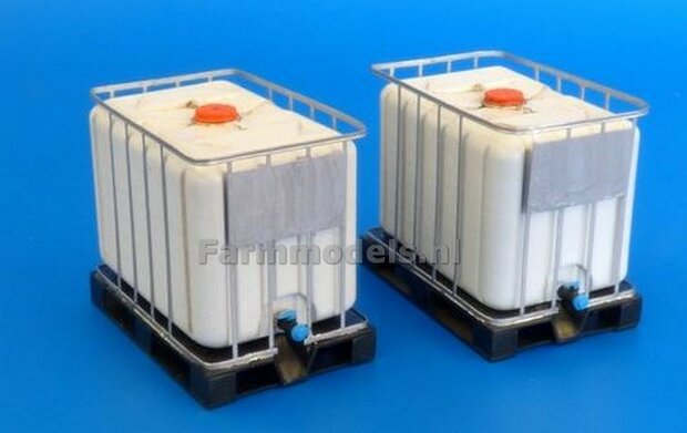 2 x 550 L Watertank Vloeistoftank BOUWKIT 1:32 Plusmodel PLM512