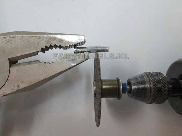 &Oslash; 47 x 20.5mm: Claas Jaguar 860/ 870 WIKING: Brede (achteras) banden + ALUMINIUM VELGEN BLANK geleverd 1:32 Farmmodels Custom Line Series 