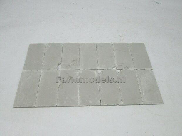 14x Beton platen, afm. 35mm x 70mm x 4 mm hoog Beton Grijs, zeer gedetaileerd 1:32 (23390) Juweela                         