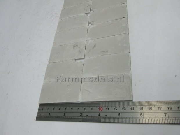 14x Beton platen, afm. 35mm x 70mm x 4 mm hoog Beton Grijs, zeer gedetaileerd 1:32 (23390) Juweela                         