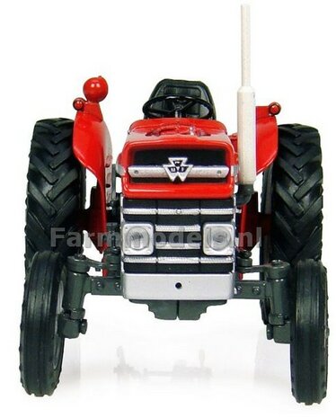 Massey Ferguson 135 Rood zonder cabine 1:32 Universal Hobbies UH2785    