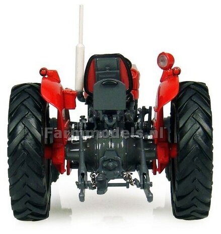 Massey Ferguson 135 Rood zonder cabine 1:32 Universal Hobbies UH2785    