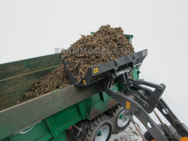 Vaste Mest / Manure, ruim voldoende voor 1-2 grote mestverspreiders 1:32  