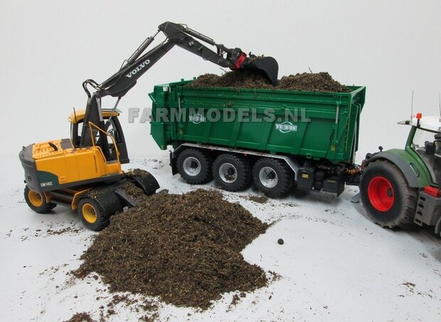 Vaste Mest / Manure, ruim voldoende voor 1-2 grote mestverspreiders 1:32  