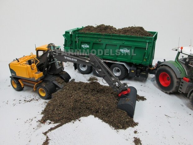 Vaste Mest / Manure, ruim voldoende voor 1-2 grote mestverspreiders 1:32  