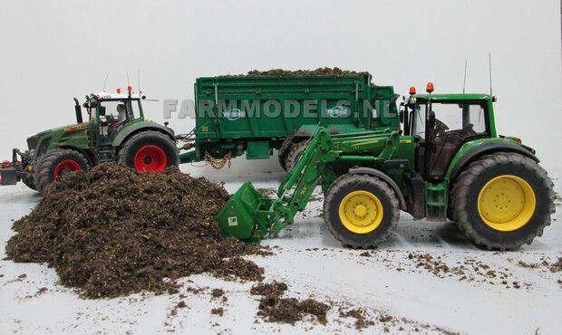 326. John Deere 7430 vaste mest laden