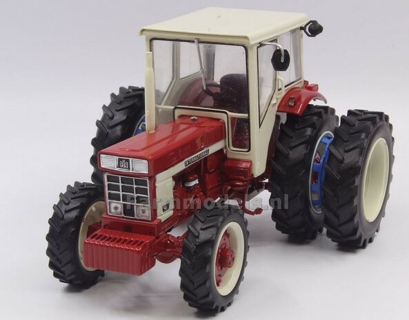 IH 946 International 4WD met afneembare dubbellucht 1:32 Replicagri REP208