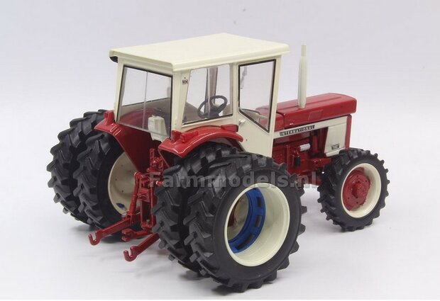 IH 946 International 4WD met afneembare dubbellucht 1:32 Replicagri REP208