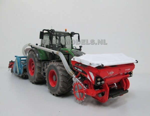 042. Fendt 724 met Imants spitter en Kuhn zaaicombinatie 1:32