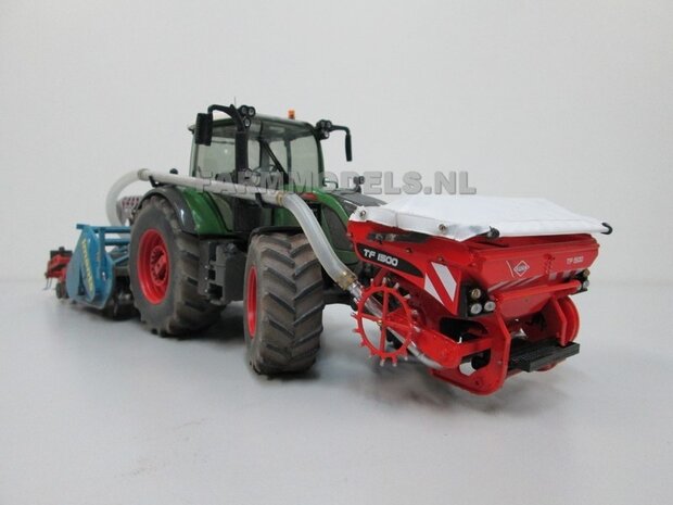 042. Fendt 724 met Imants spitter en Kuhn zaaicombinatie 1:32