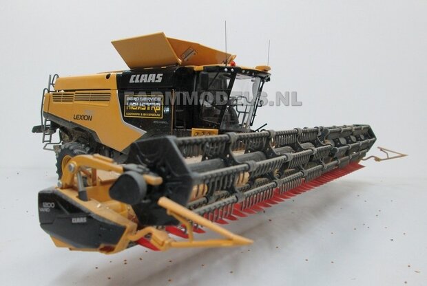 405. Vervuilde look op CAT Claas Lexion 780 met V1200 maaibord Limited Edition Wiking