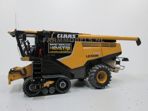 405. Vervuilde look op CAT Claas Lexion 780 met V1200 maaibord Limited Edition Wiking