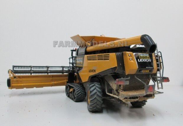 405. Vervuilde look op CAT Claas Lexion 780 met V1200 maaibord Limited Edition Wiking