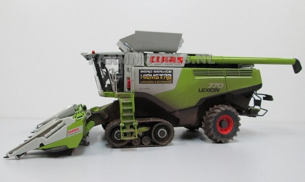 406. Vervuilde look op Claas Lexion 770 met 8 rijer kolvenplukker Wiking