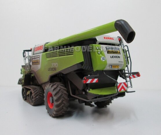 406. Vervuilde look op Claas Lexion 770 met 8 rijer kolvenplukker Wiking