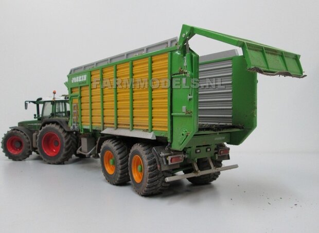 163.  Fendt 800 serie met Joskin Silospace tandem asser