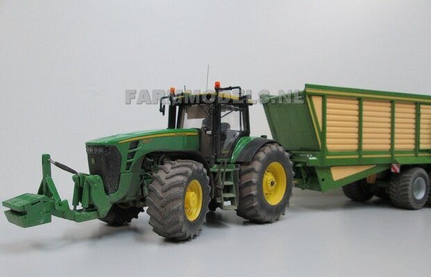 336. John Deere 8530 ploegen met Krone TX silagewagen