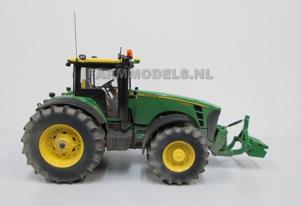 336. John Deere 8530 ploegen met Krone TX silagewagen