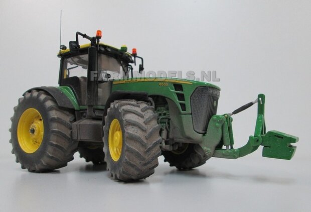 336. John Deere 8530 ploegen met Krone TX silagewagen