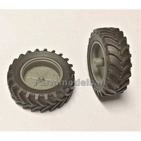 Achteras Trekkerband met Volvo BM Velgplaat afdruk  &Oslash; 53 mm   1:32  04287 