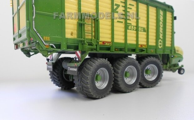 641. Krone ZX 450 Dubbeldoel wagens op Vredestein 800/45 R30.5 banden