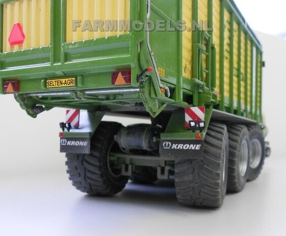 641. Krone ZX 450 Dubbeldoel wagens op Vredestein 800/45 R30.5 banden