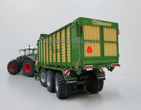 641. Krone ZX 450 Dubbeldoel wagens op Vredestein 800/45 R30.5 banden