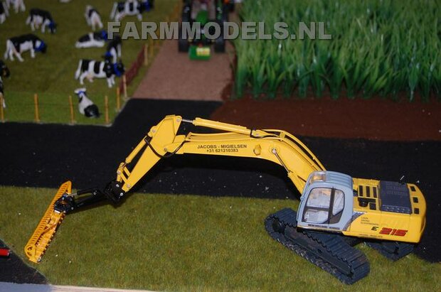 919. Verlenggiek met snelwisselset en Herder maaibord voor New Holland rupskraan