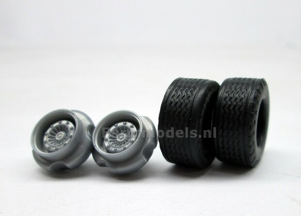  &Oslash; 19 mm: 2x Aanhanger bandjes GRIJZE velg met weg profiel fijn 1:32 (78440 en 78447)