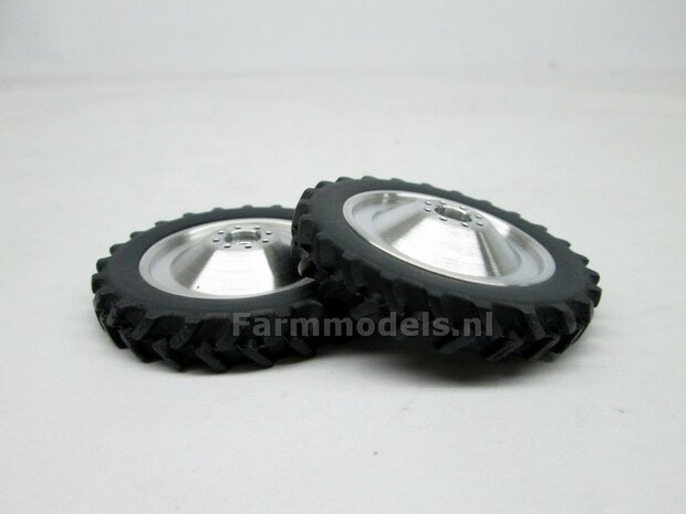 Vooras Fendt Xylon 522/524 Cultuur set Aluminium velg met Band (Massieve Aluminium velgen) 1:32