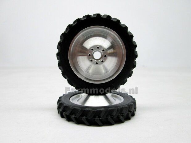 Vooras Fendt Xylon 522/524 Cultuur set Aluminium velg met Band (Massieve Aluminium velgen) 1:32