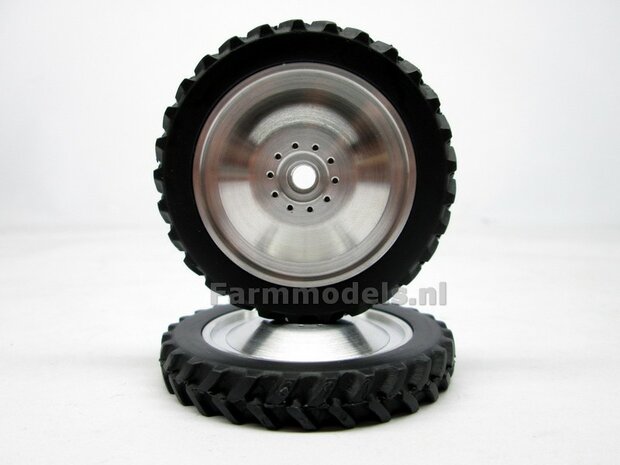 Achteras Fendt Xylon 522/524 Cultuur set Aluminium velg + Band (Massieve Aluminium velgen) 1:32