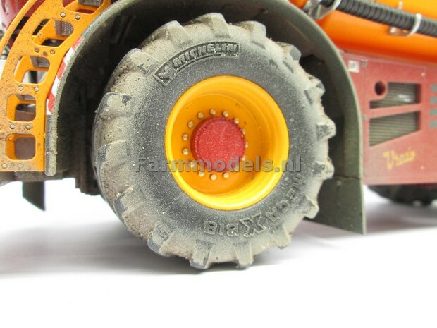 2x Brede Michelin 1050 lagedruk band Groot oprek &Oslash; 61.5 mm + Alu. velg t.b.v. MarGe models Vredo VT 7028  1:32            