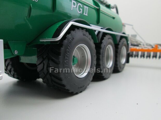 &Oslash; 55.4 mm: 2x Vredestein Flotation Trac 800/60 R32 Banden met ALU-METALIC gespoten Velgen 1:32 