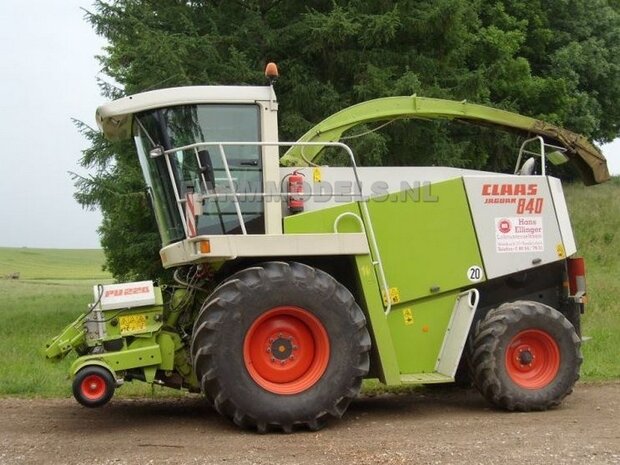 PCD-CL-908220  3x Claas 820 Jaguar voor Claas Norscot 880, ROOD stickers op transparante rfolie Pr&eacute;-Cut Decals 1:32 Farmmodels.nl