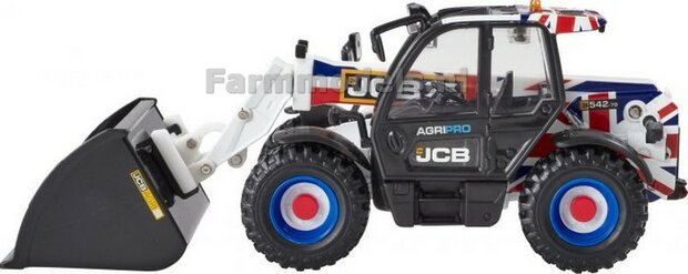 UNION JACK  JCB AgriPro Loadall  Lim. Ed. 5000 stuks 1:32 Britains BR43317