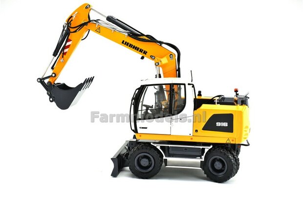 Liebherr A916 mobiele kraan + MITAS banden + Liebherr bak + GRATIS stickerset 1:32 AT3200141