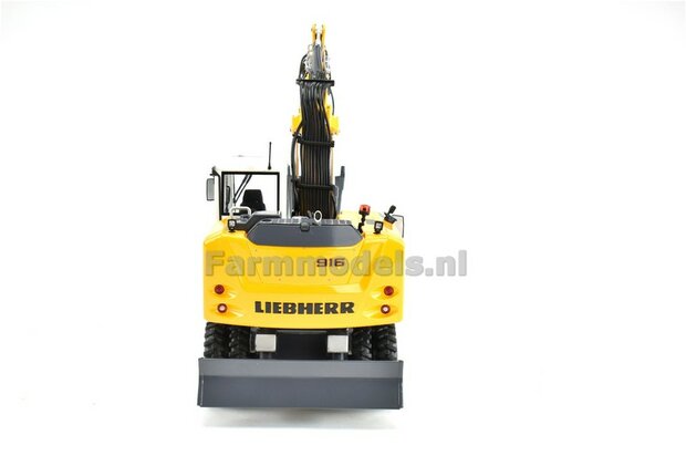 Liebherr A916 mobiele kraan + MITAS banden + Liebherr bak + GRATIS stickerset 1:32 AT3200141