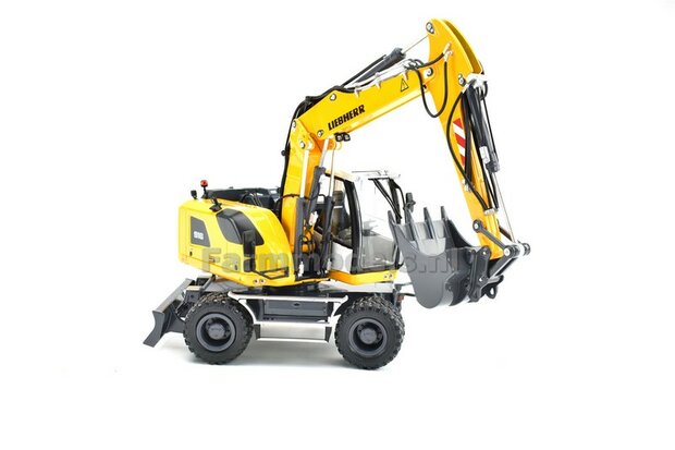 Liebherr A916 mobiele kraan + MITAS banden + Liebherr bak + GRATIS stickerset 1:32 AT3200141