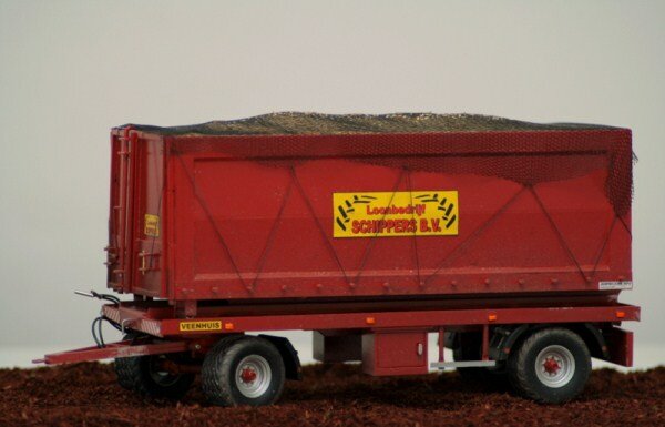 432. Platte wagen, geschikt gemaakt voor container vervoer, gebaseerd op het Farmmodels bouwkitje platte wagen