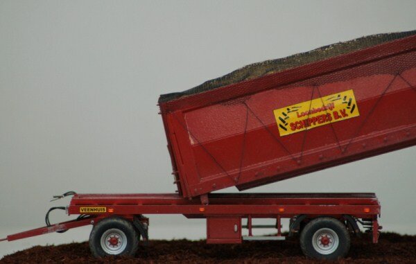 432. Platte wagen, geschikt gemaakt voor container vervoer, gebaseerd op het Farmmodels bouwkitje platte wagen