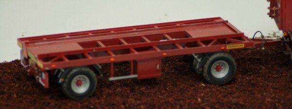 432. Platte wagen, geschikt gemaakt voor container vervoer, gebaseerd op het Farmmodels bouwkitje platte wagen