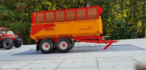 MIEDEMA stickers TYPE 170  aanduiding oude stijl  op transparante folie Pr&eacute;-Cut Decals 1:32 Farmmodels.nl 