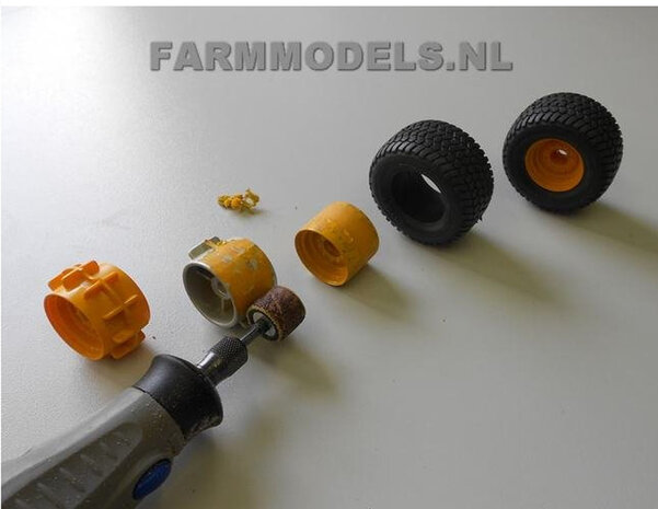 TIP: Bandenwissel  JOSKIN Trans-KTP 27/65 TRM - 3-asser halfpipe gronddumper 1:32