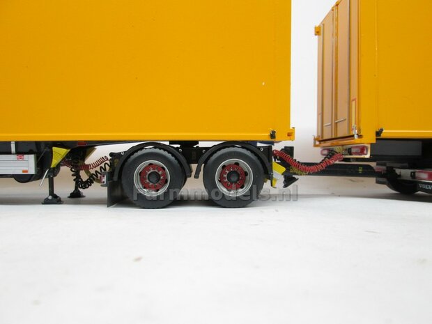 Bakopbouw 90x82.5x235mm met normale openslaande deuren Universeel t.b.v. vrachtwagen Chassis BOUWKIT  1:32   (HTD)