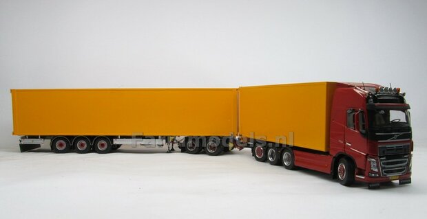 Bakopbouw 90x82.5x235mm met normale openslaande deuren Universeel t.b.v. vrachtwagen Chassis BOUWKIT  1:32   (HTD)